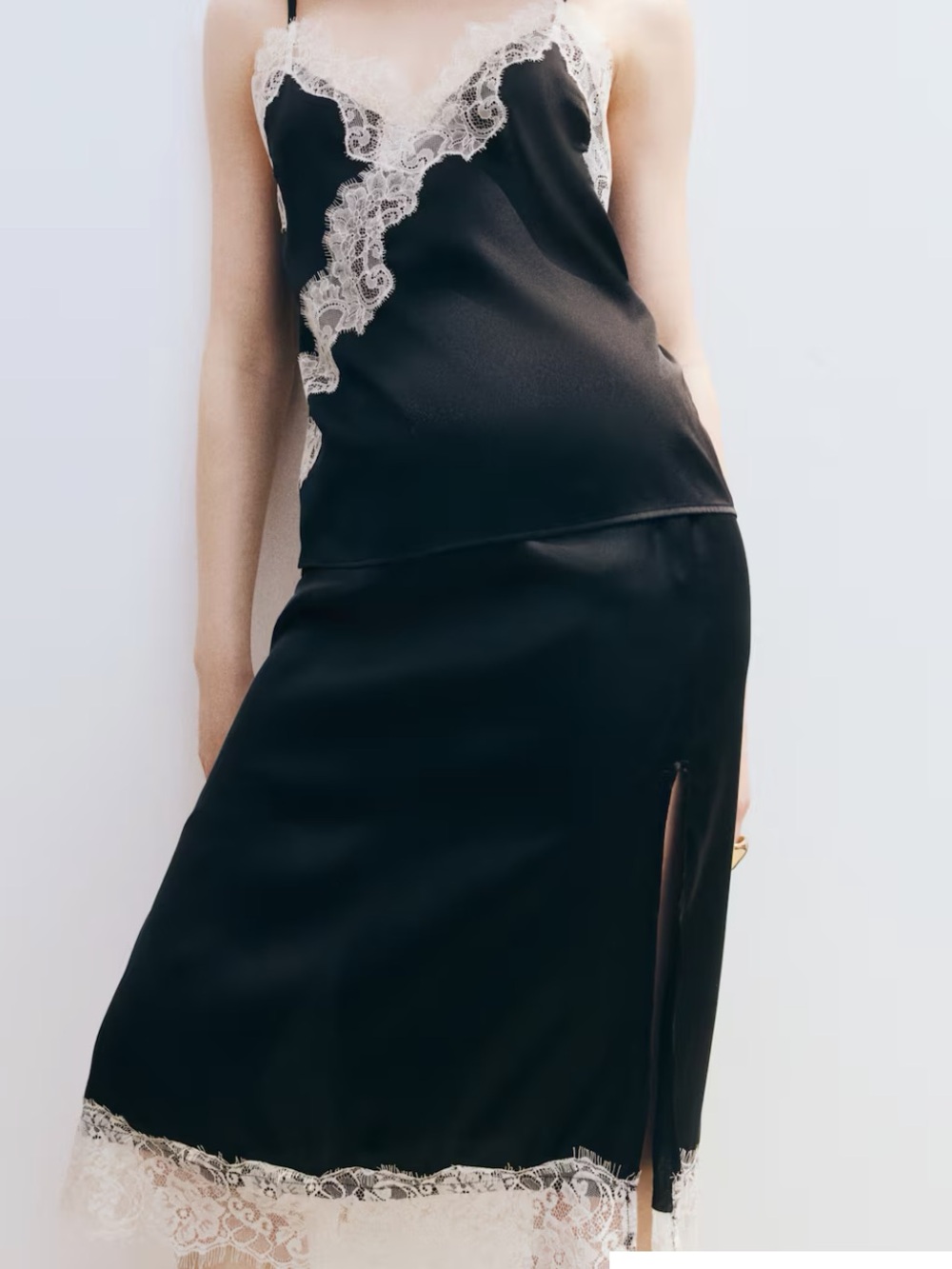 H&M DIVIDED Lace Trimmed Skirt
